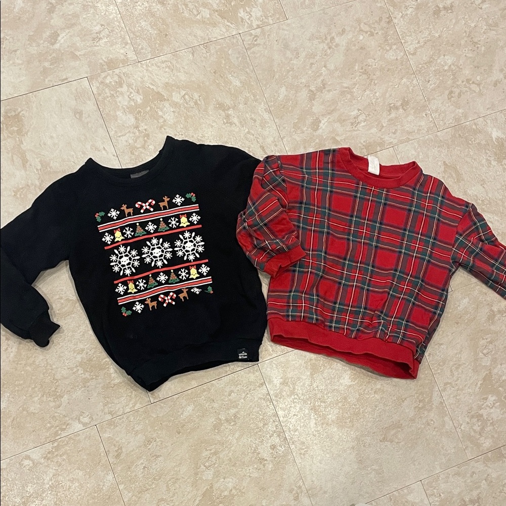 ⭐️Sale 4/$40 Christmas sweatshirt bundle sz 3/4